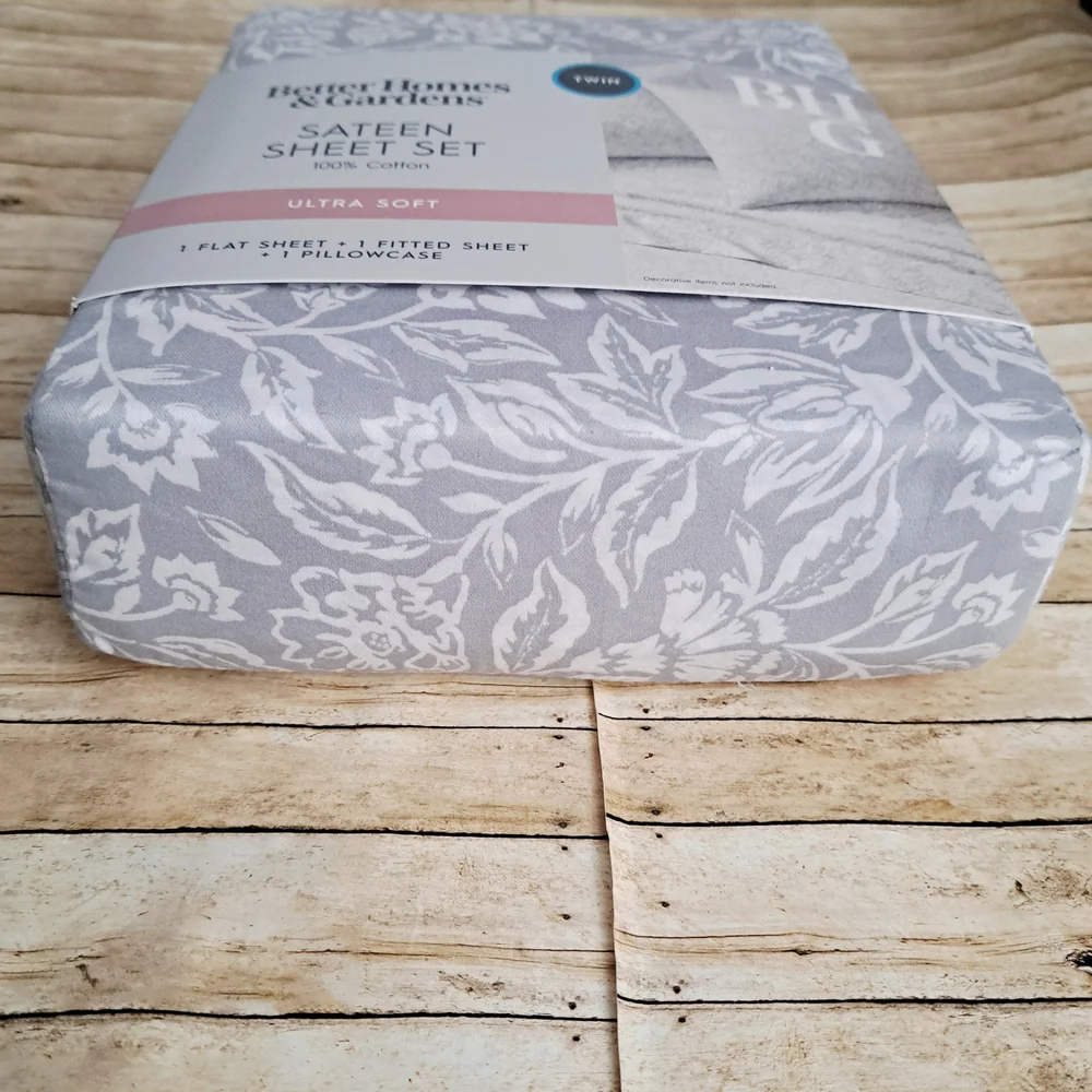 Better Homes & Gardens 300 TC Twin  Floral Sateen Sheet Set in Light Gray